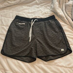 Men’s Vuori Kore Shorts Size XL